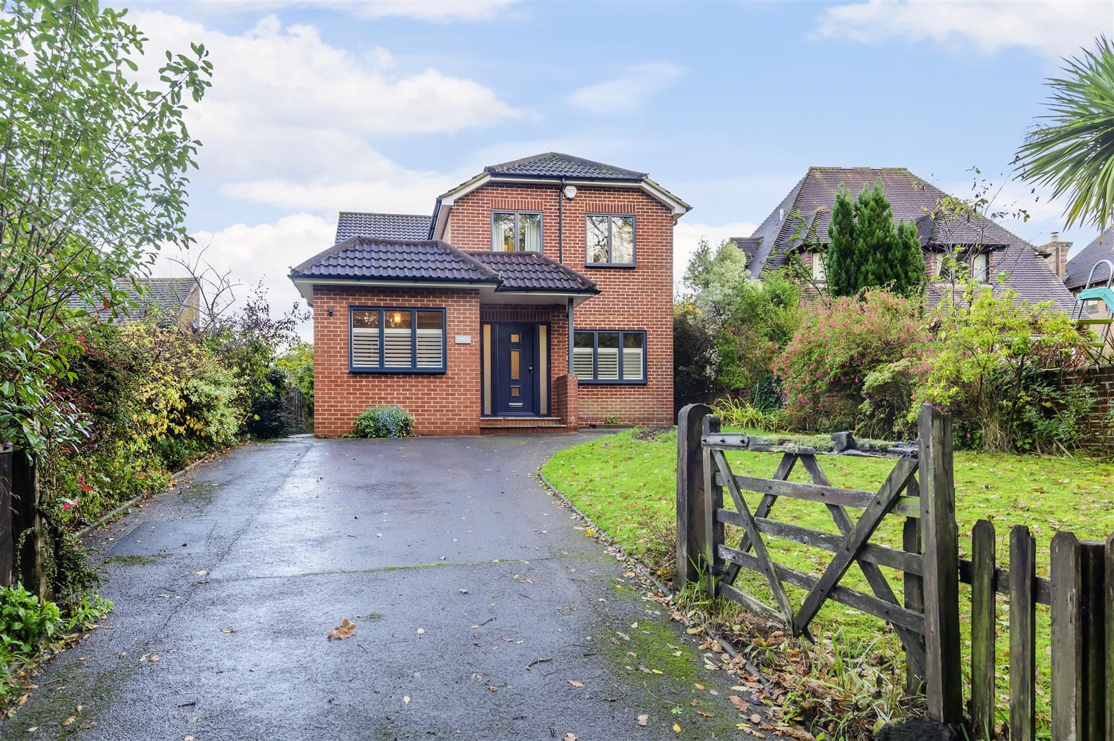 4 bed detached house for sale in Prestwick Lane, Grayswood, Haslemere
