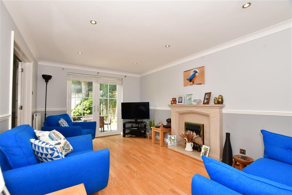 4 bed detached house for sale in Primrose Drive, Kingsnorth, Ashford