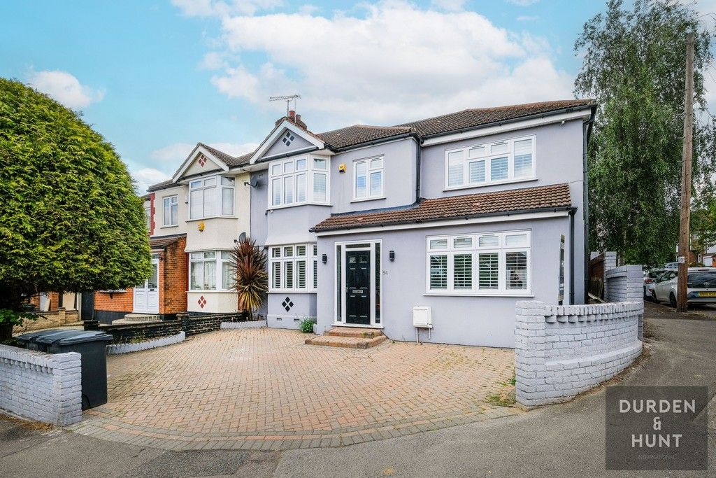 4 bed semidetached house for sale in Loughton Way, Buckhurst Hill IG9