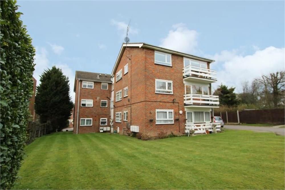 2 bed flat to rent in Hale Lane, Edgware HA8 Zoopla