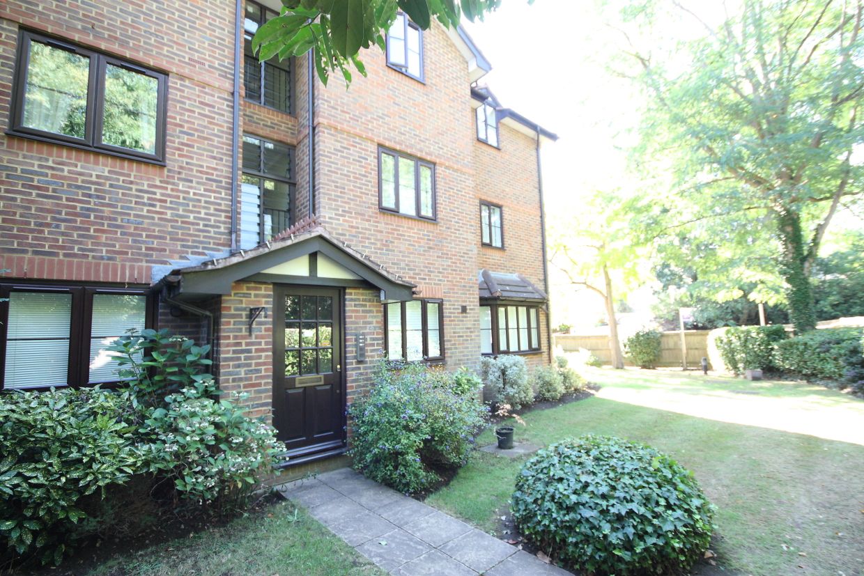 1 bed flat for sale in Mount Hermon Road, Hook Heath, Woking GU22 Zoopla
