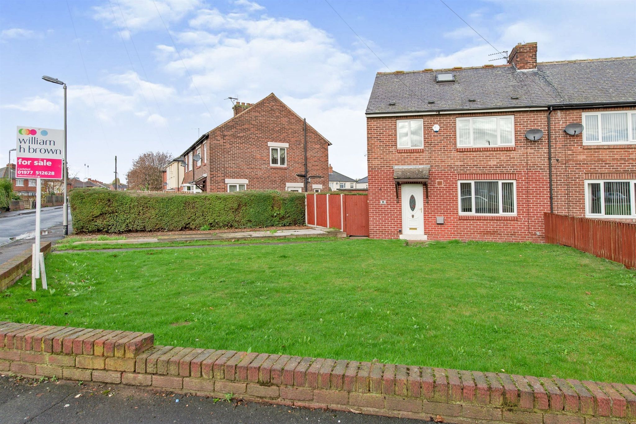 4 bed semidetached house for sale in Broomhill Avenue, Knottingley