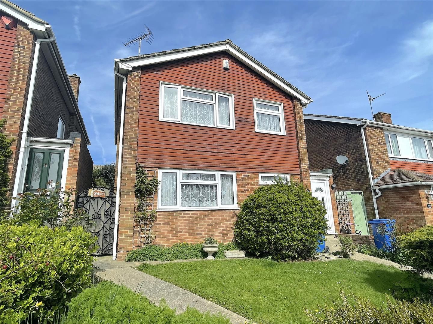3 bed detached house for sale in Maitland Court, Faversham ME13 Zoopla