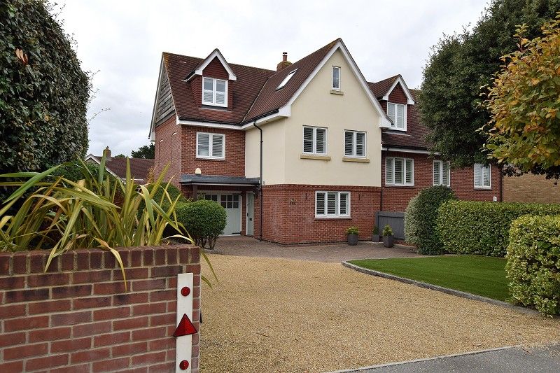 5 bed semidetached house for sale in Barton Court Avenue, Barton On