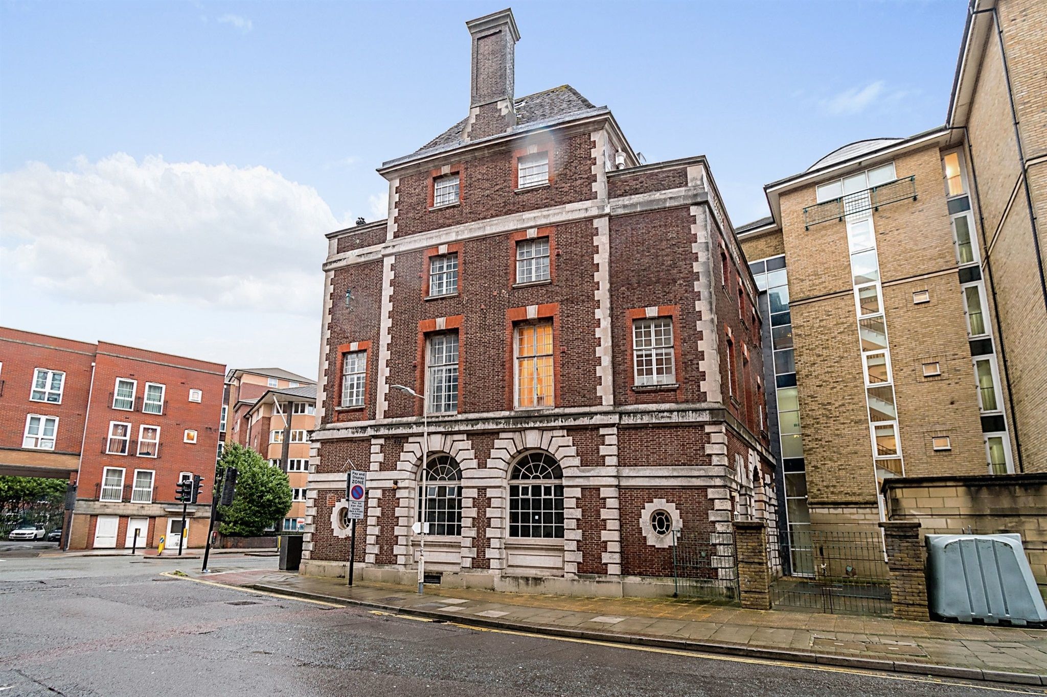 1 bed flat for sale in Canute Road, Ocean Village, Southampton SO14