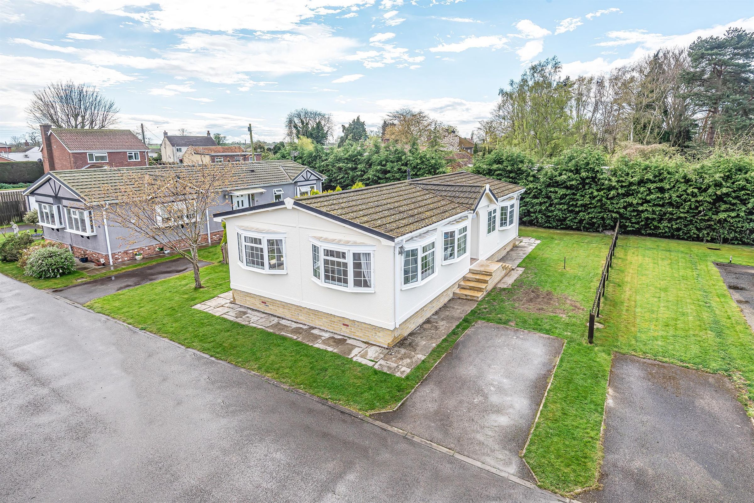 2 bed mobile/park home for sale in Chapel Farm Park, Hawthorn Hill