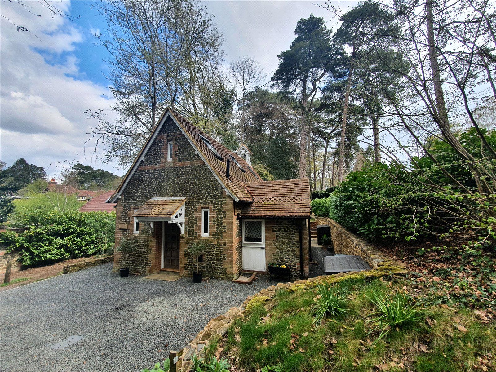 Old Compton Lane Farnham Surrey GU9  