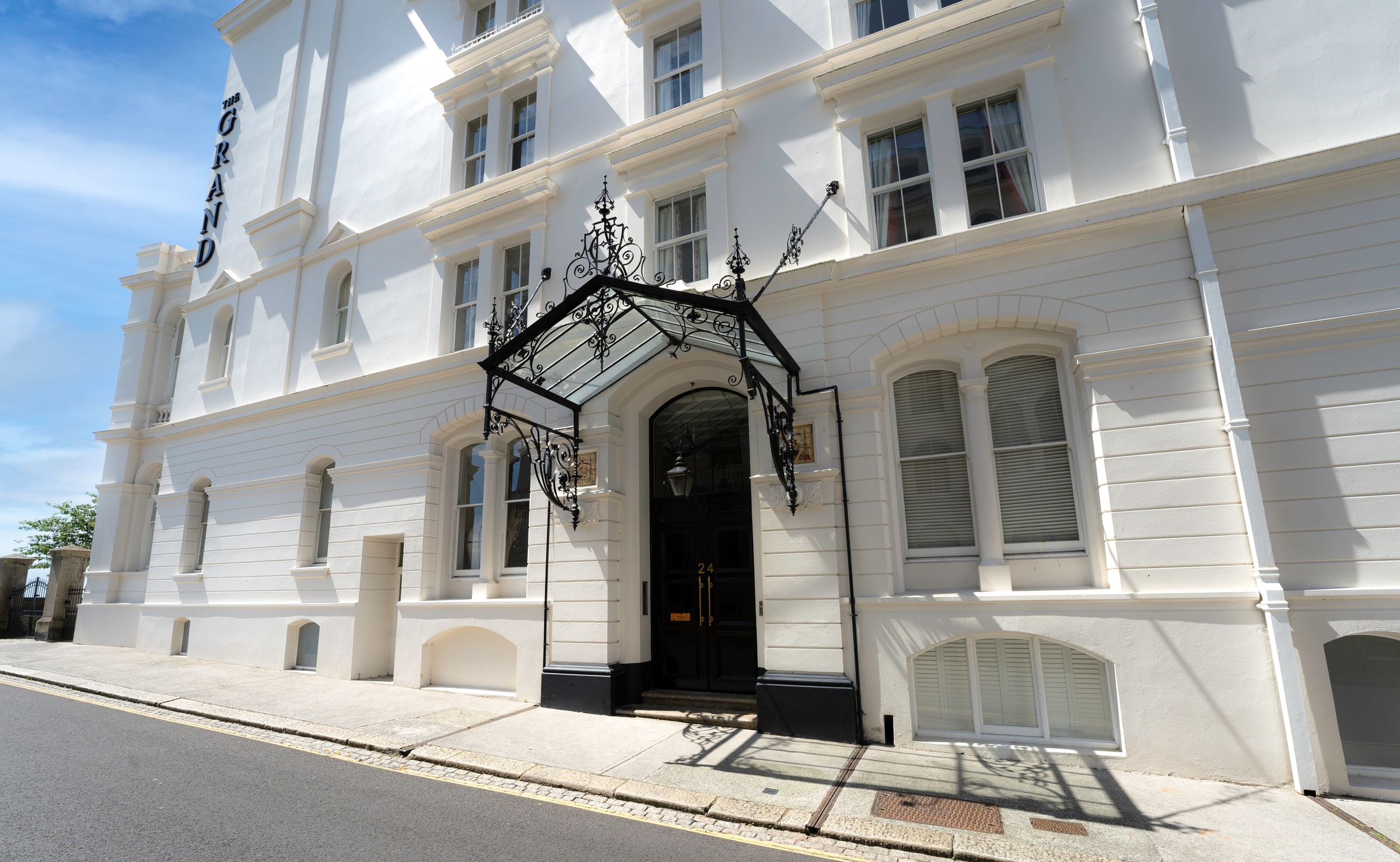 Penthouse Apartment, The Grand, Plymouth Hoe PL1  