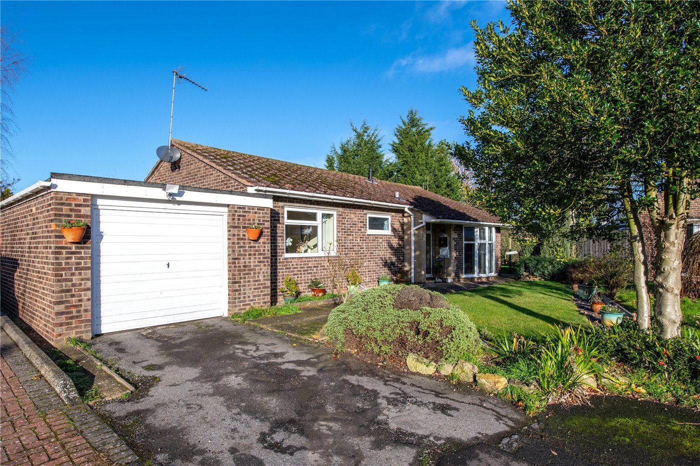 3 bed bungalow for sale in Flaxwell Way, Leasingham, Sleaford