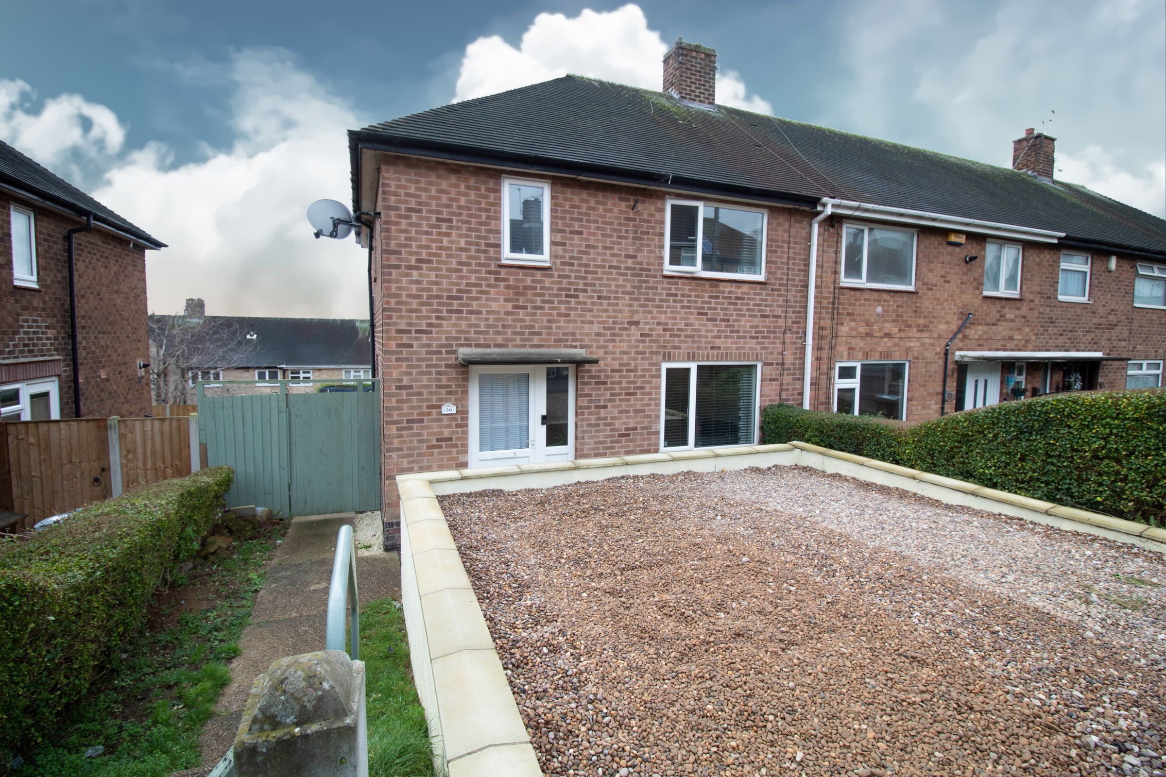 3 bed semidetached house for sale in Havenwood Rise, Clifton