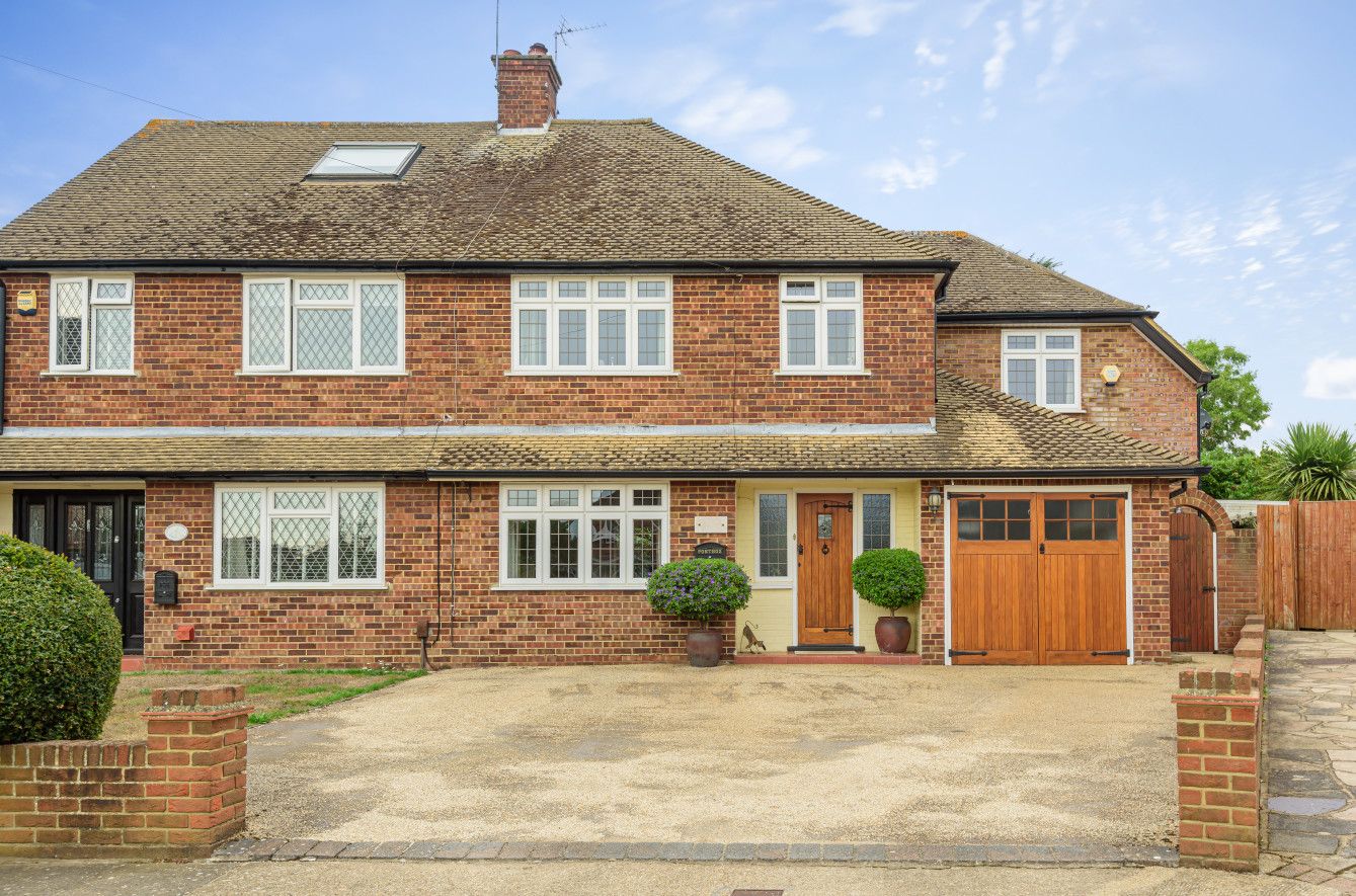 4 bed semidetached house for sale in Close, Hillingdon Village