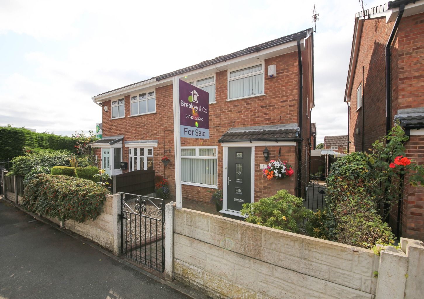 3 bed semidetached house for sale in Close, Wigan, Lancashire