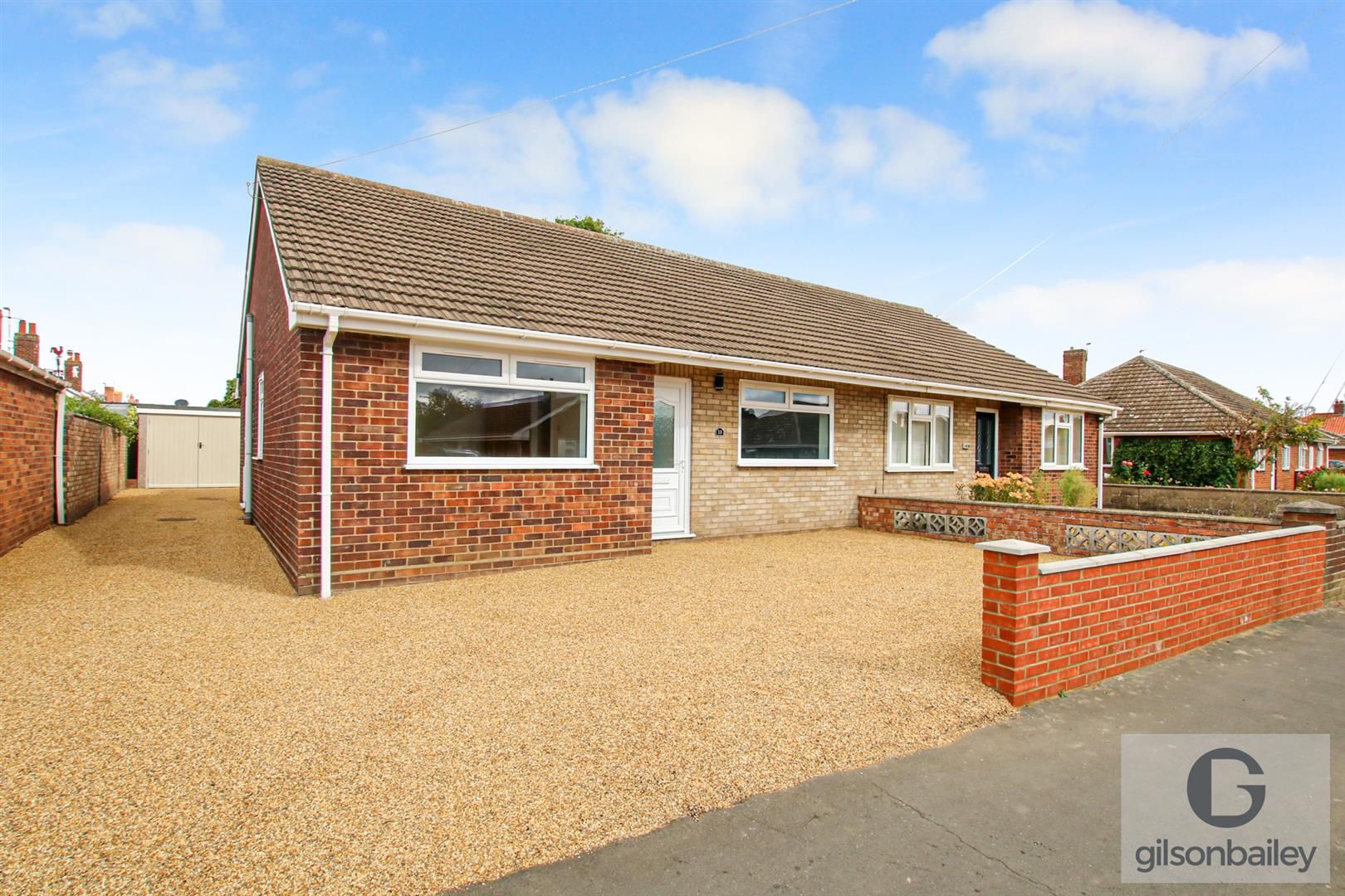 3 bed semidetached bungalow for sale in Raymond Road, Hellesdon