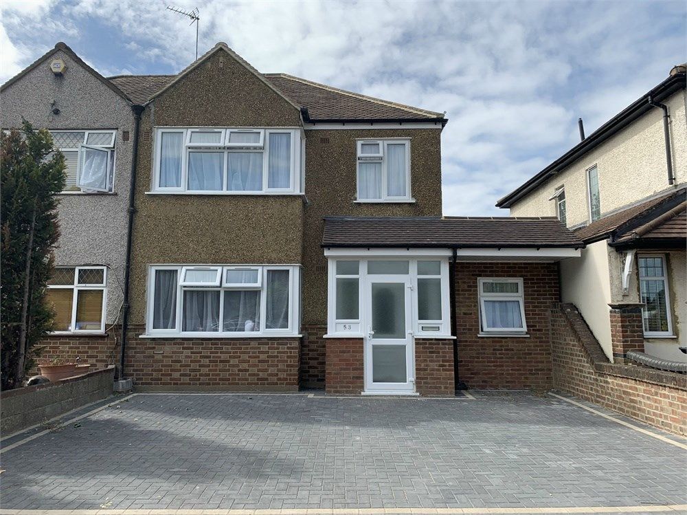 4 bed end terrace house to rent in Cheshunt Wash, Cheshunt, Waltham