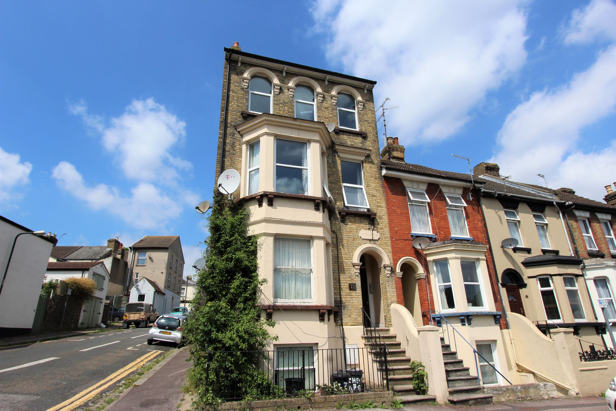 2 bed flat to rent in Rochester Street, Chatham ME4 Zoopla