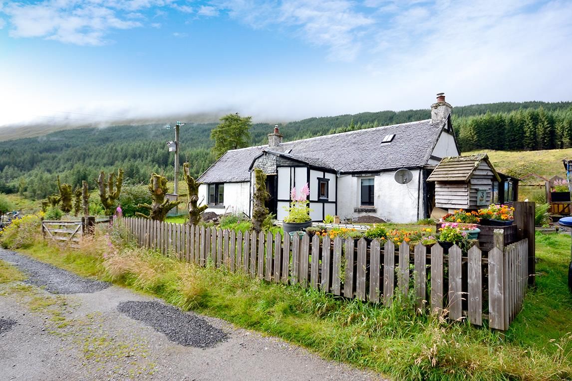 2 bed property for sale in 3, Arinabea Cottages, Tyndrum, Crianlarich