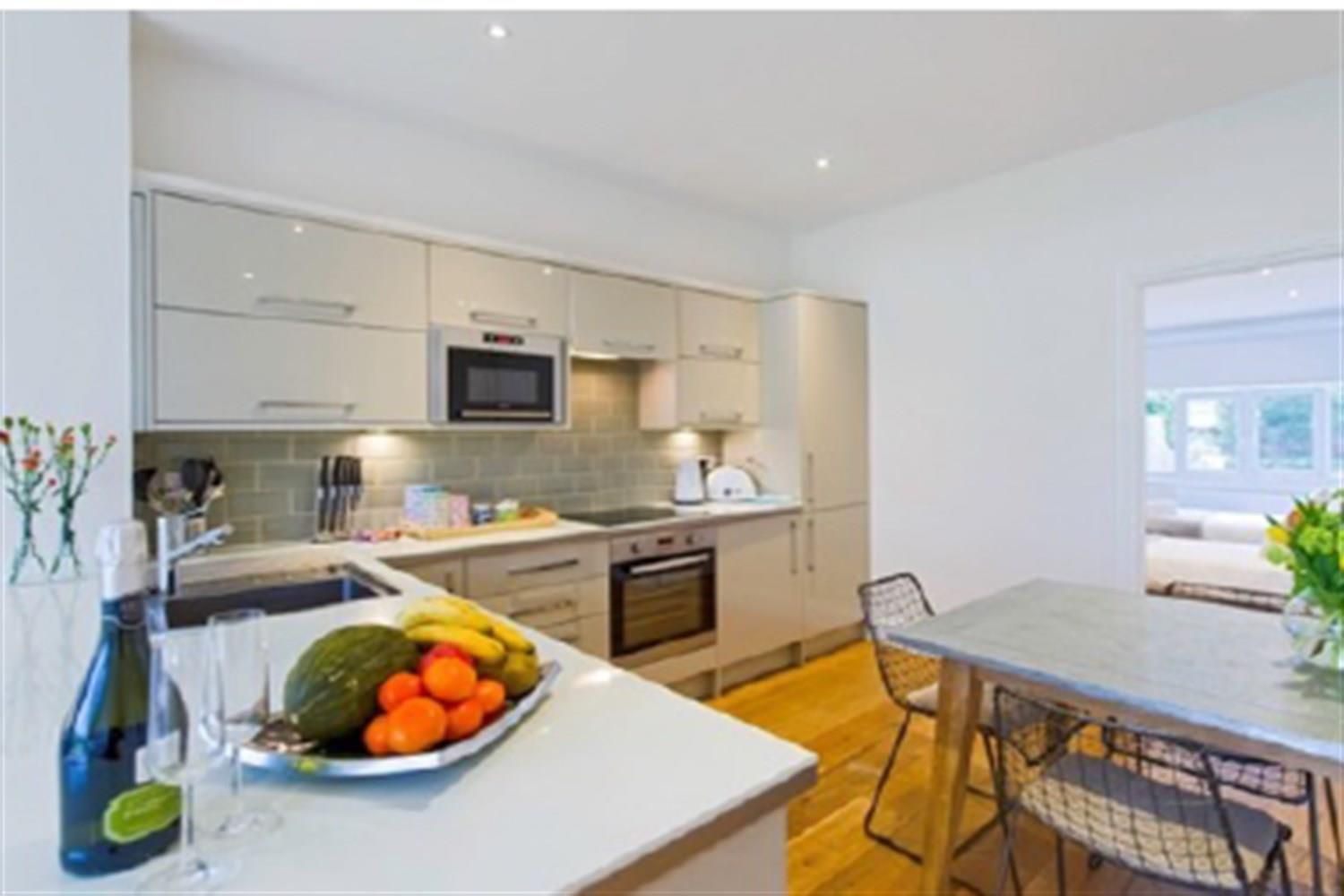 3 bed flat to rent in Albany Crescent, Claygate, Esher KT10 Zoopla