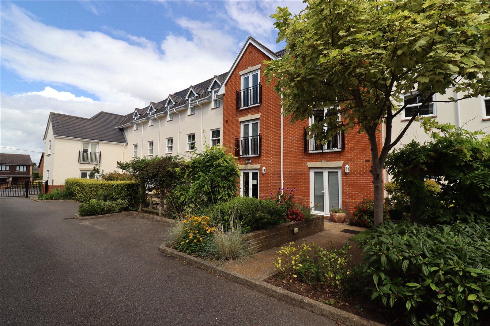 2 bed flat to rent in The Grange, 126 Stock Road CM12 Zoopla