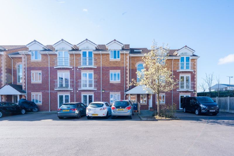 2 bed flat for sale in Burscough, Ormskirk L40 Zoopla
