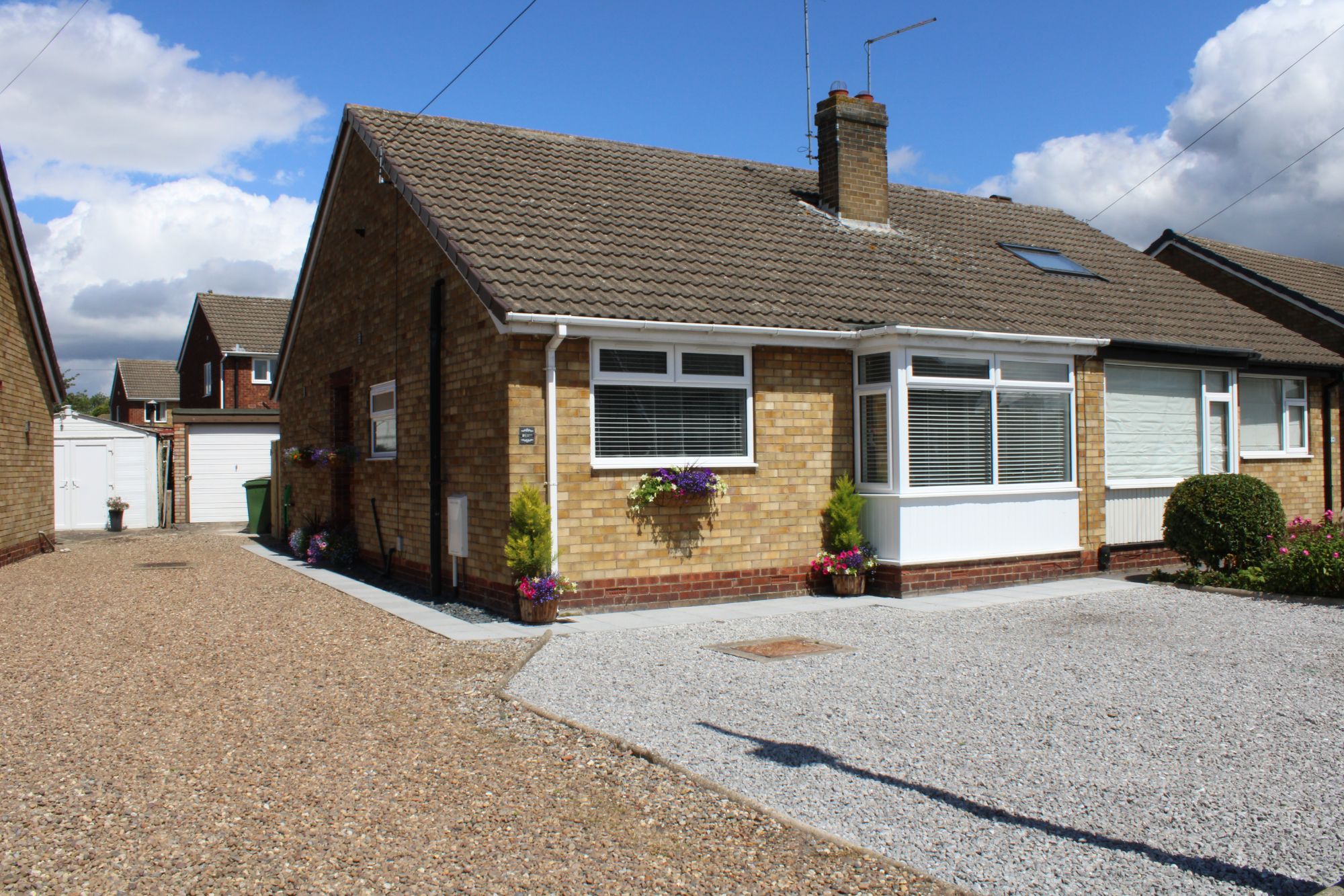 2 bed bungalow for sale in Molescroft Park, Beverley HU17 Zoopla