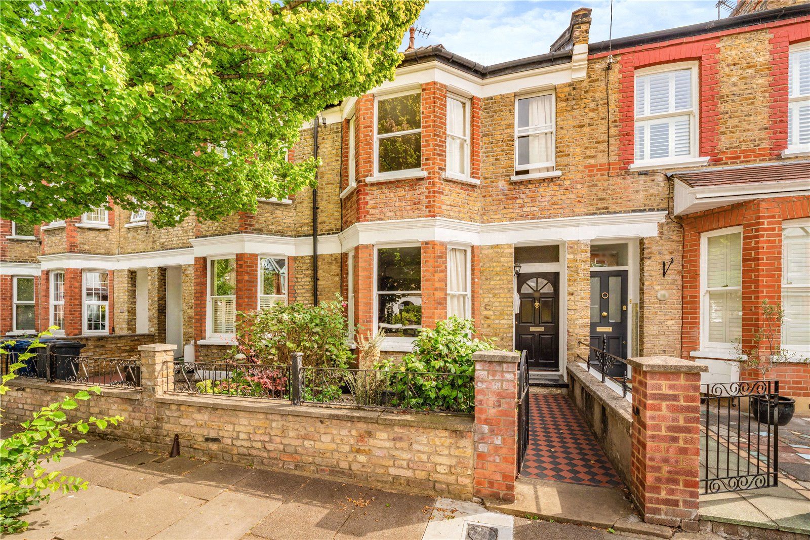 4 bed terraced house for sale in Glenfield Road, Northfields, London