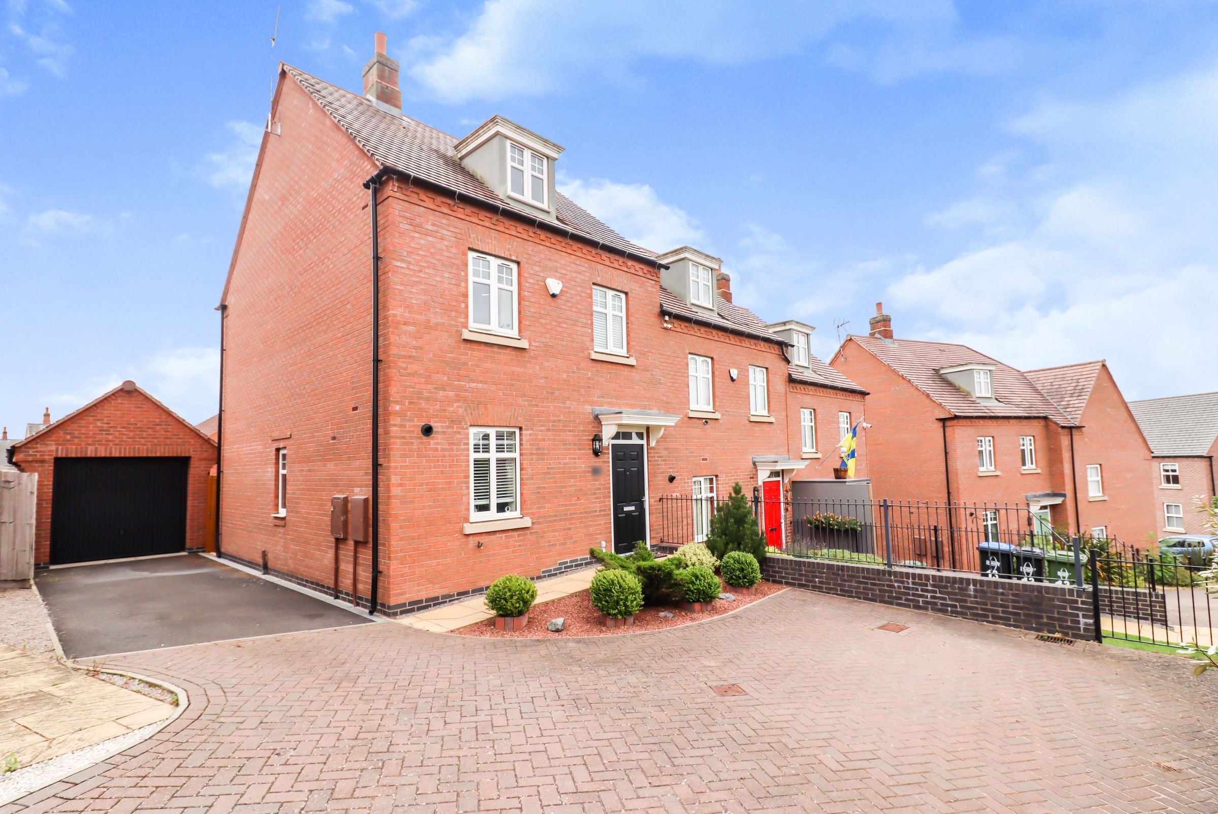 3 bed town house for sale in Betony Road, Coton Park, Rugby CV23 Zoopla