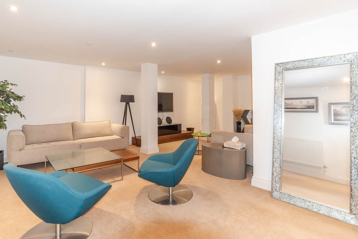 Flat, Princess Park Manor East Wing, Royal Drive, London N11  