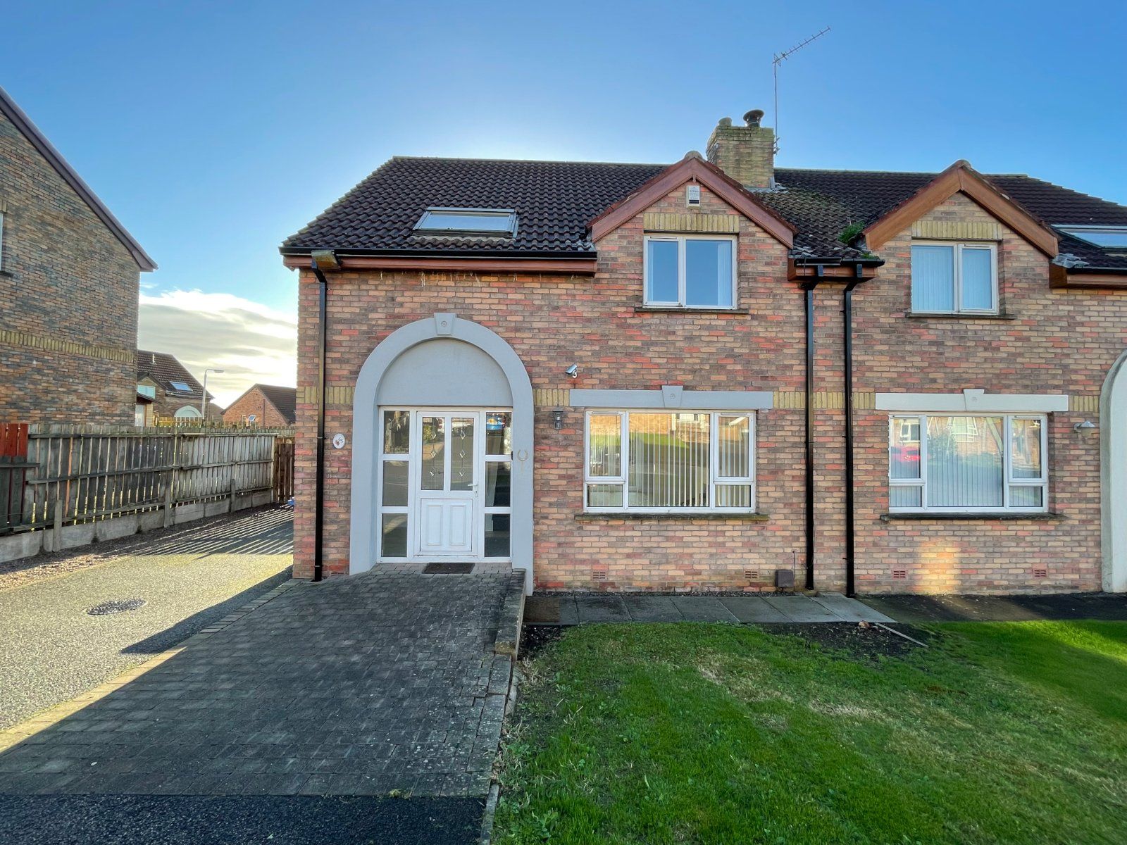 3 bed semidetached house to rent in Cronstown Cottage Park