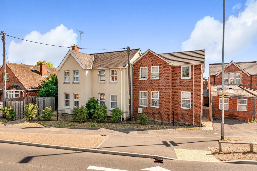 2 bed flat for sale in 2 Hollow Lane, Shinfield, Reading, Berkshire RG2