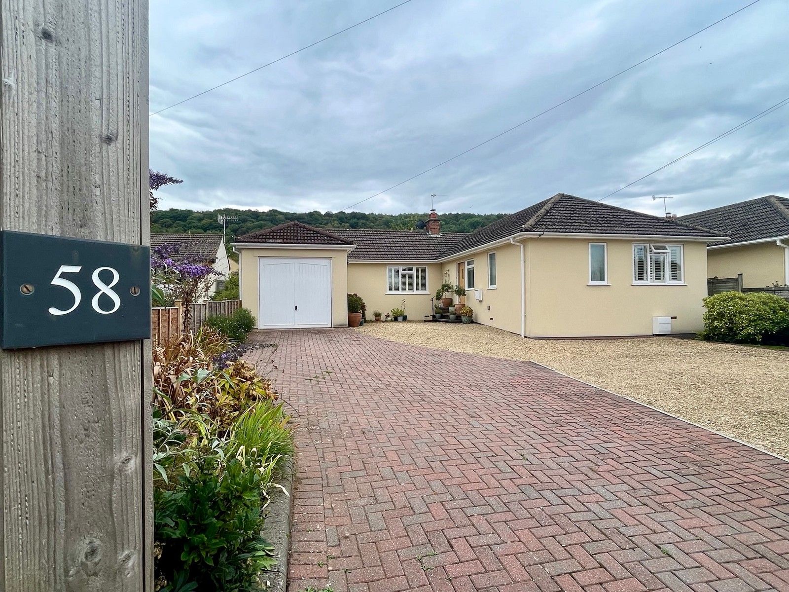 3 bed detached bungalow for sale in Greenhill Road, Sandford,