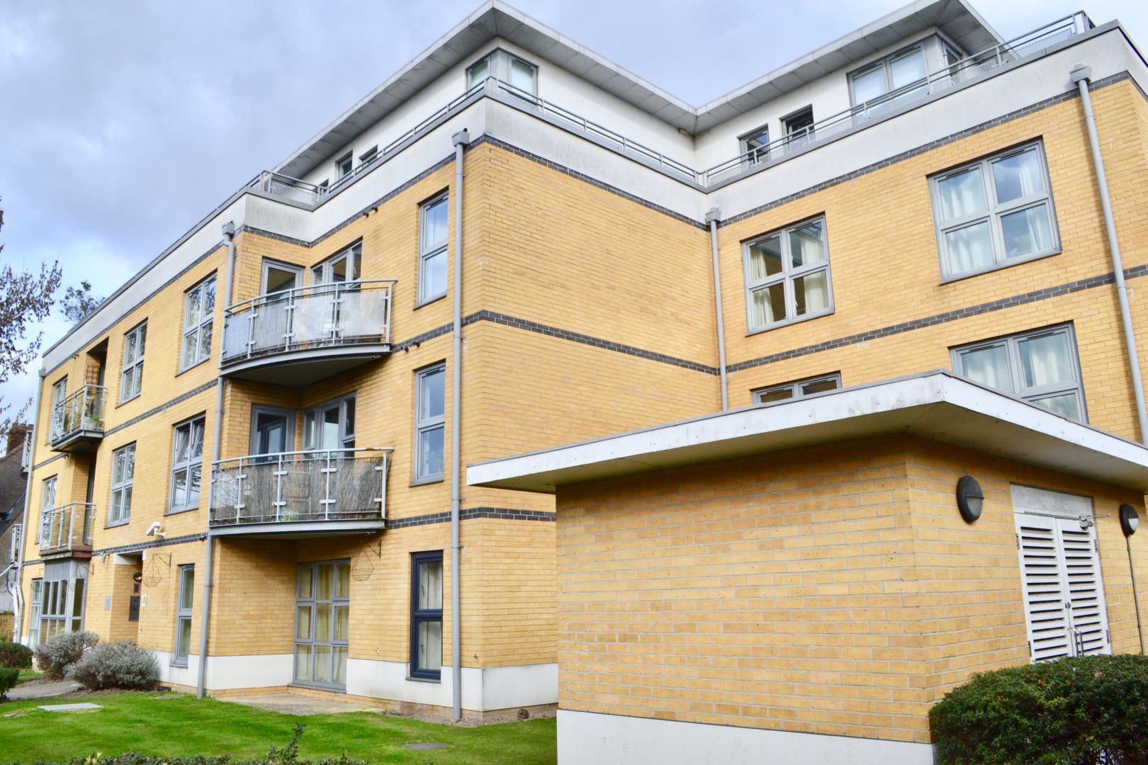 Plantation Close, Clapham SW4