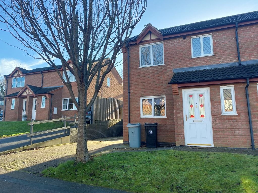 3 bed semidetached house to rent in St Way, Sunningdale