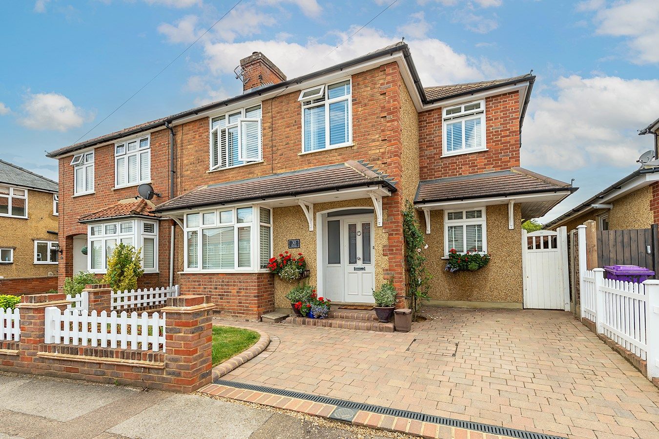 4 bed semidetached house for sale in Brampton Park Road, Hitchin SG5