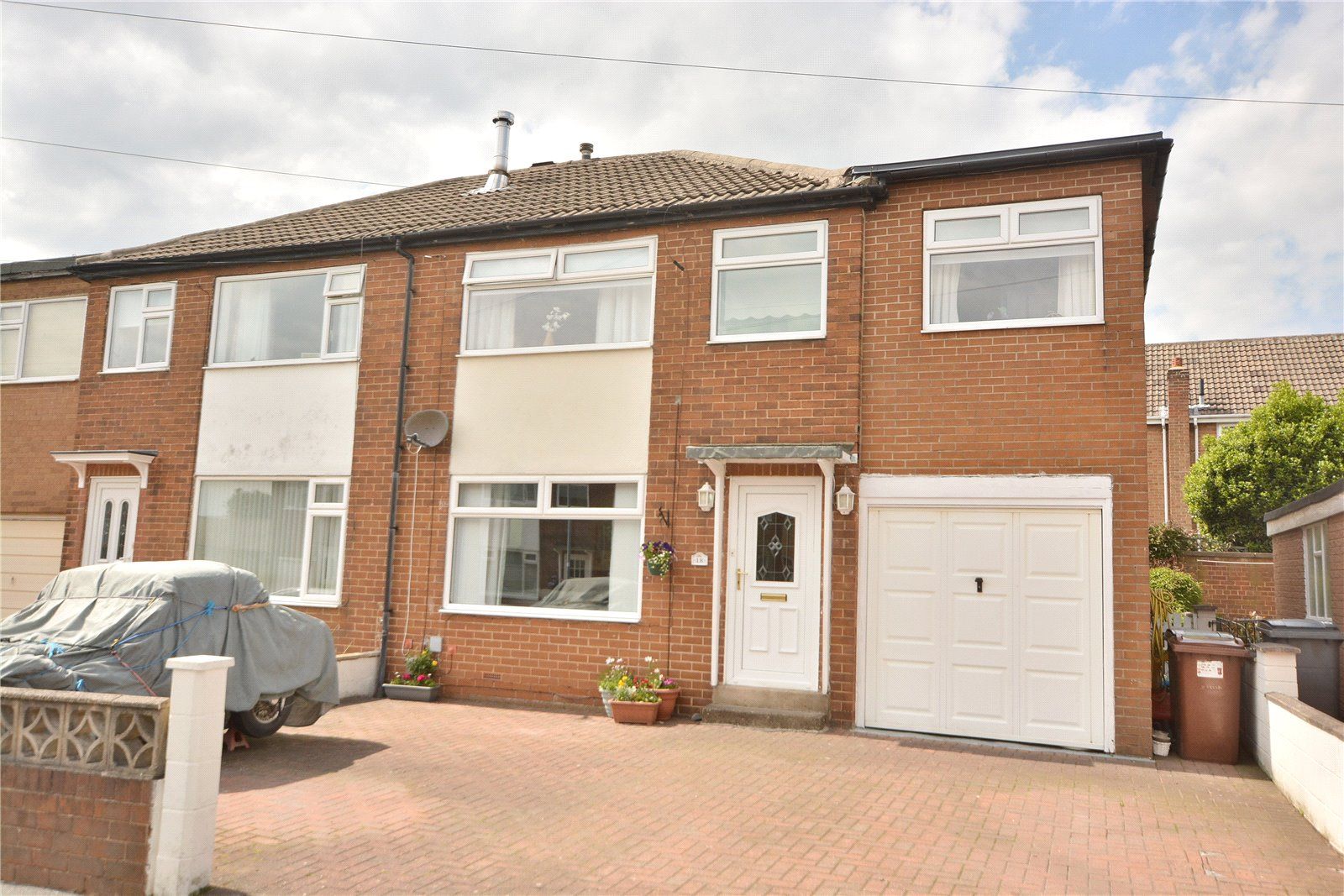 4 bed semidetached house for sale in Uppermoor Close, Pudsey, West Yorkshire LS28 Zoopla
