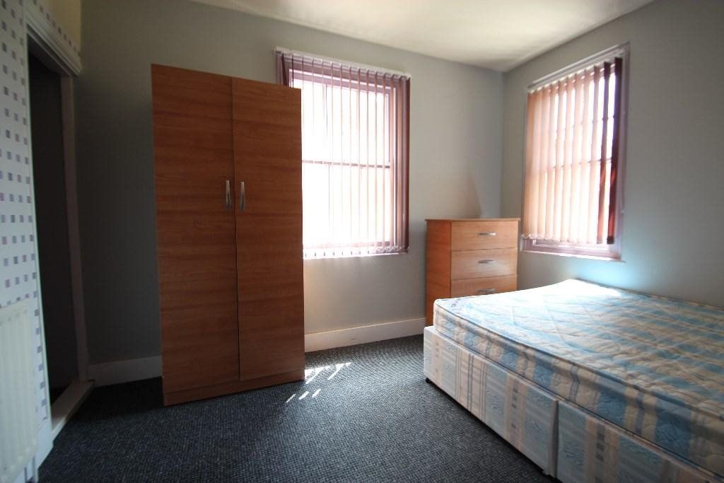 3 bed semidetached house to rent in Hughenden Road, High HP13