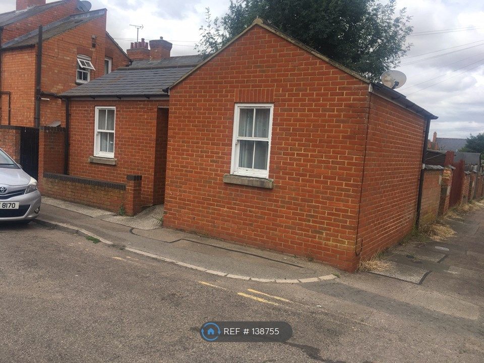 1 bed detached house to rent in Aylesbury Street West, Wolverton