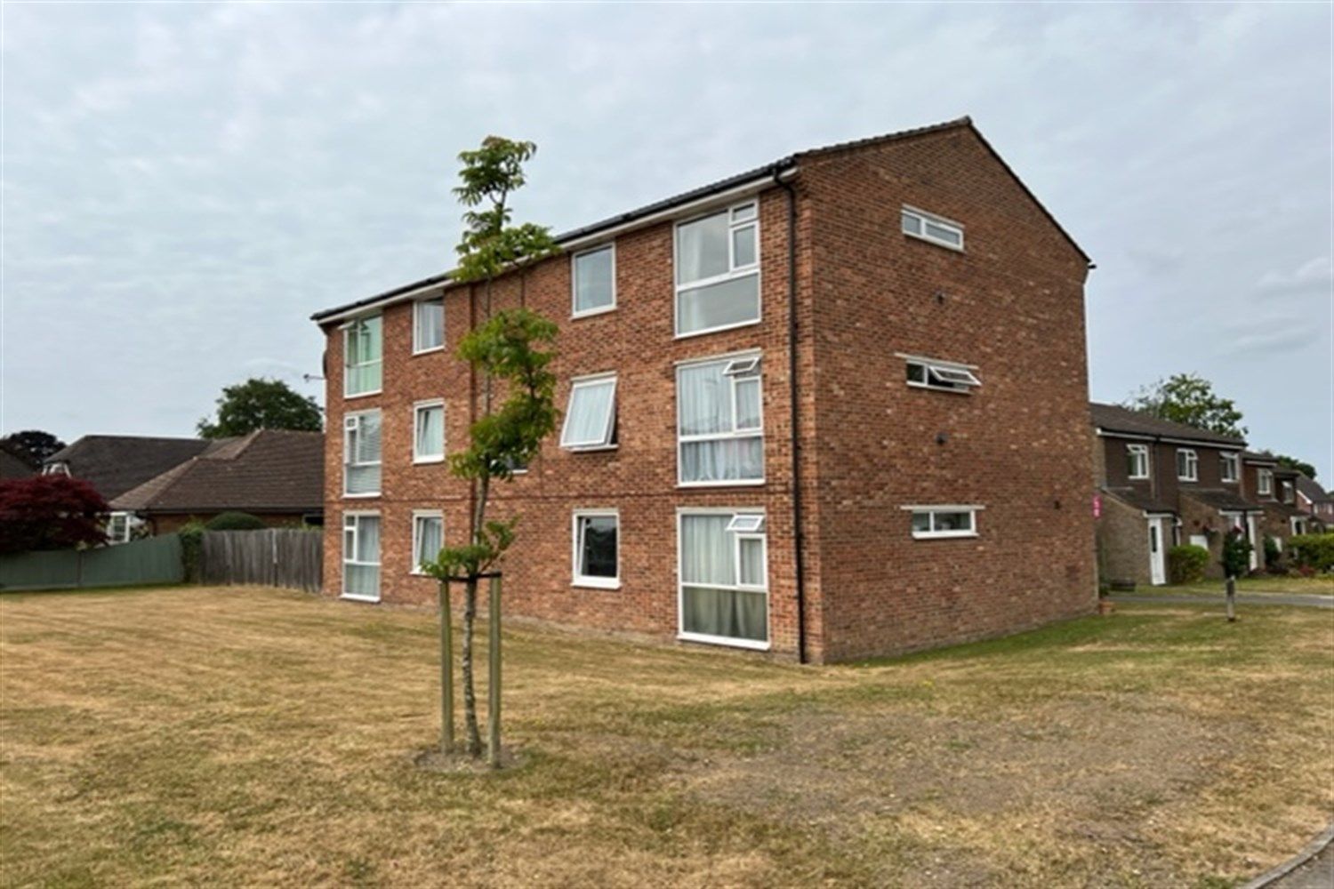 1 bed flat for sale in Naldrett Close, Horsham, West Sussex RH12 Zoopla