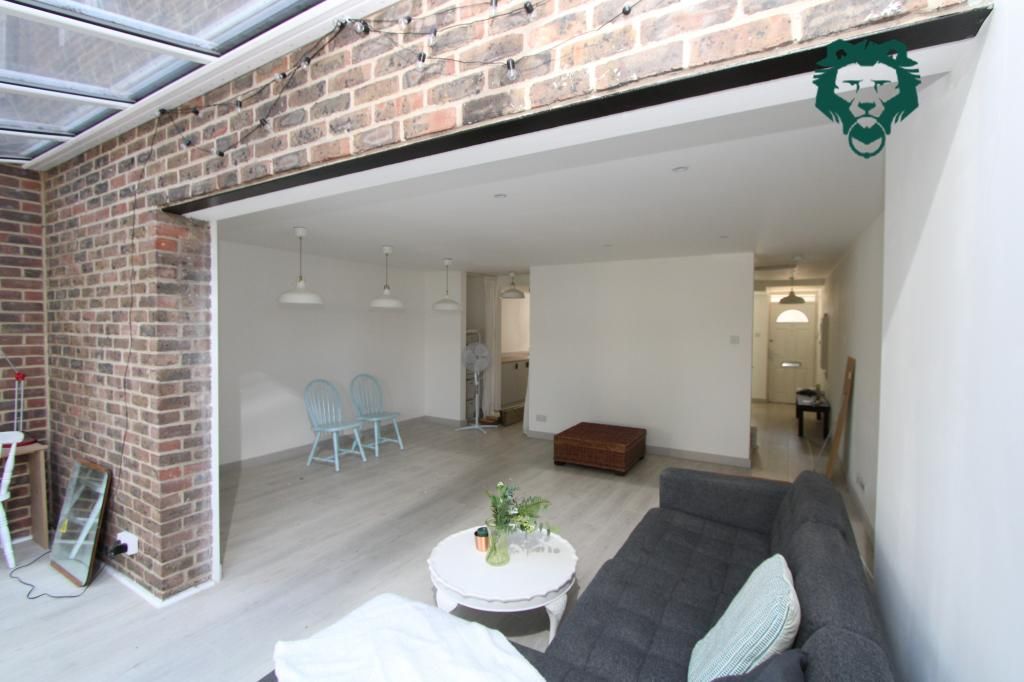 3 bed to rent in Hoskins Close, London E16 Zoopla