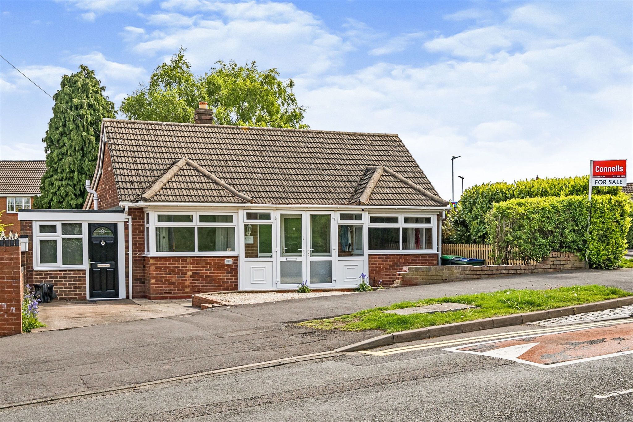3 bed detached bungalow for sale in Darbys Hill Road, Tividale, Oldbury