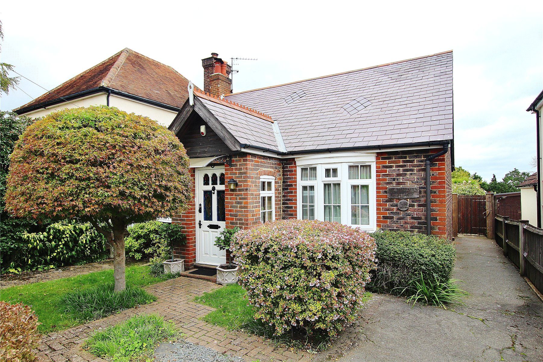 2 bed bungalow for sale in Knaphill, Woking, Victoria Road GU21 Zoopla