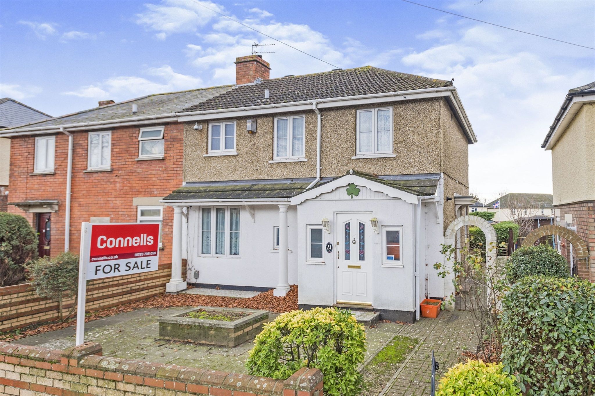 3 bed semidetached house for sale in Beech Avenue, Swindon SN2 Zoopla
