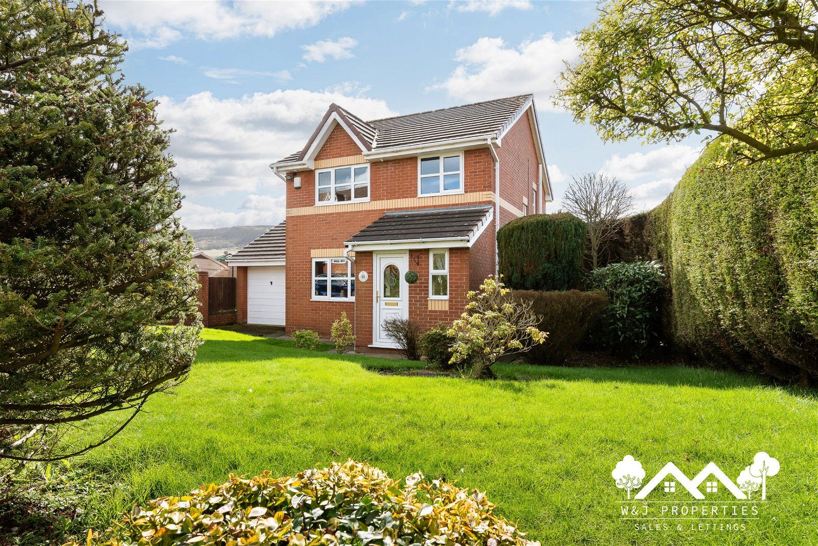 3 bed detached house for sale in Old Hall Drive, Huncoat, Accrington