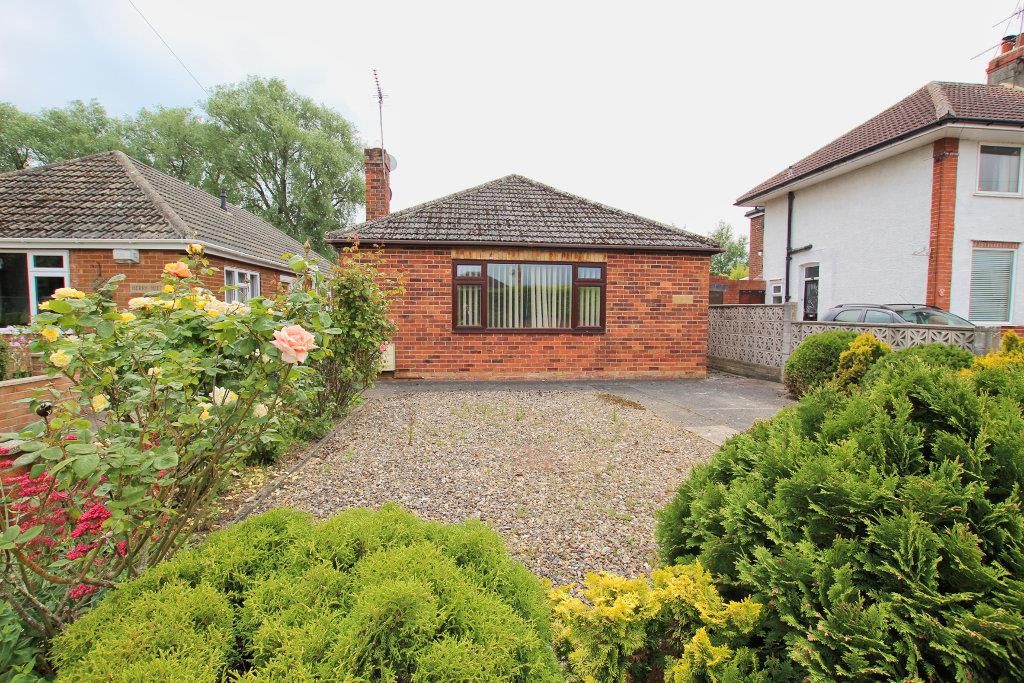2 bed detached bungalow for sale in Mere View Avenue, Hornsea HU18 Zoopla