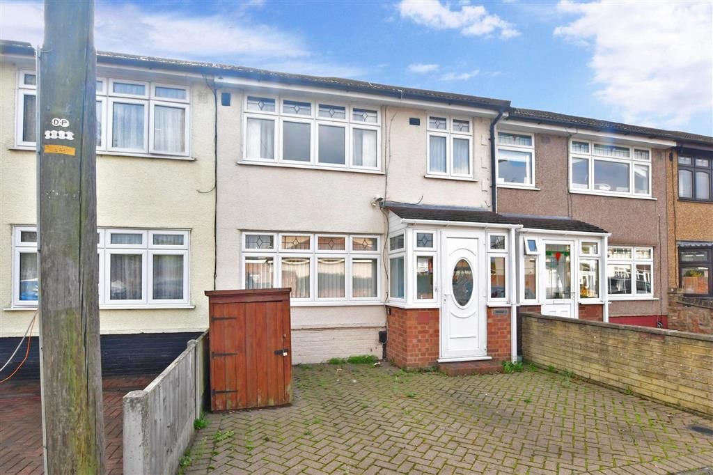 3 bed terraced house for sale in Maybank Avenue, Hornchurch, Essex RM12
