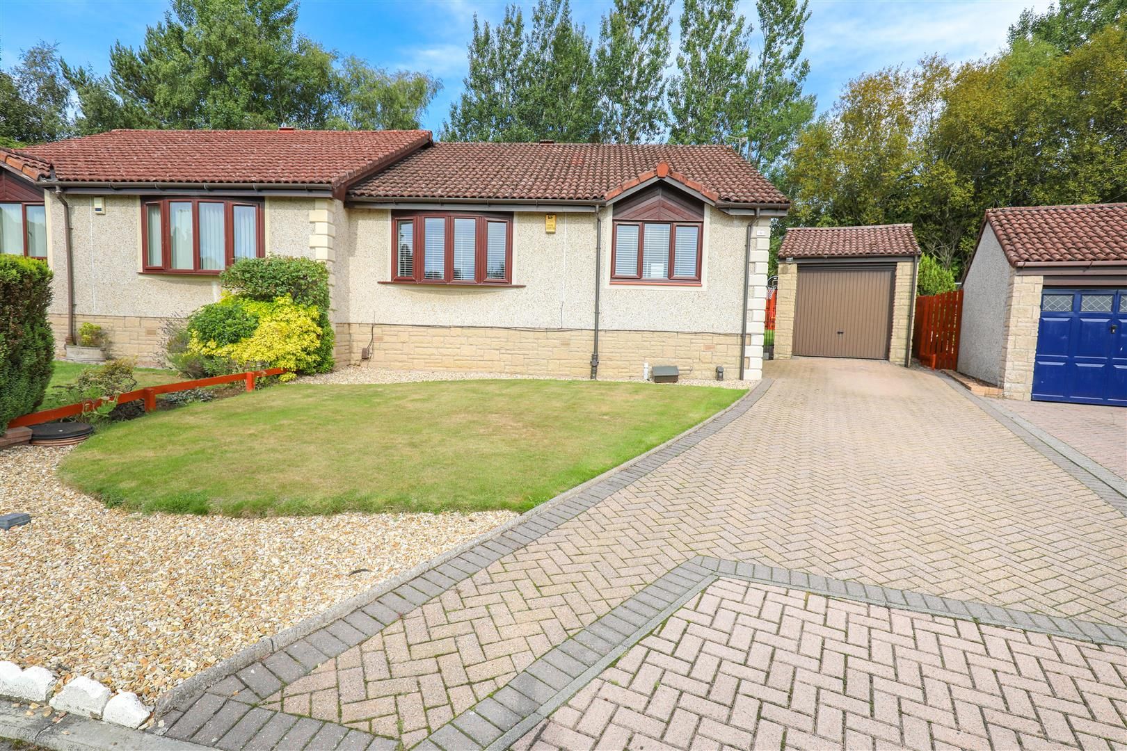 3 bed semidetached bungalow for sale in Colquhoun Avenue, Glenrothes