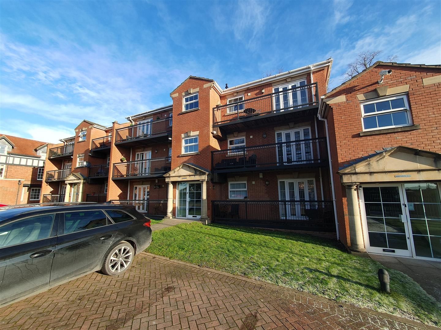 2 bed flat to rent in The Limes, Coundon House Drive, Coundon, Coventry