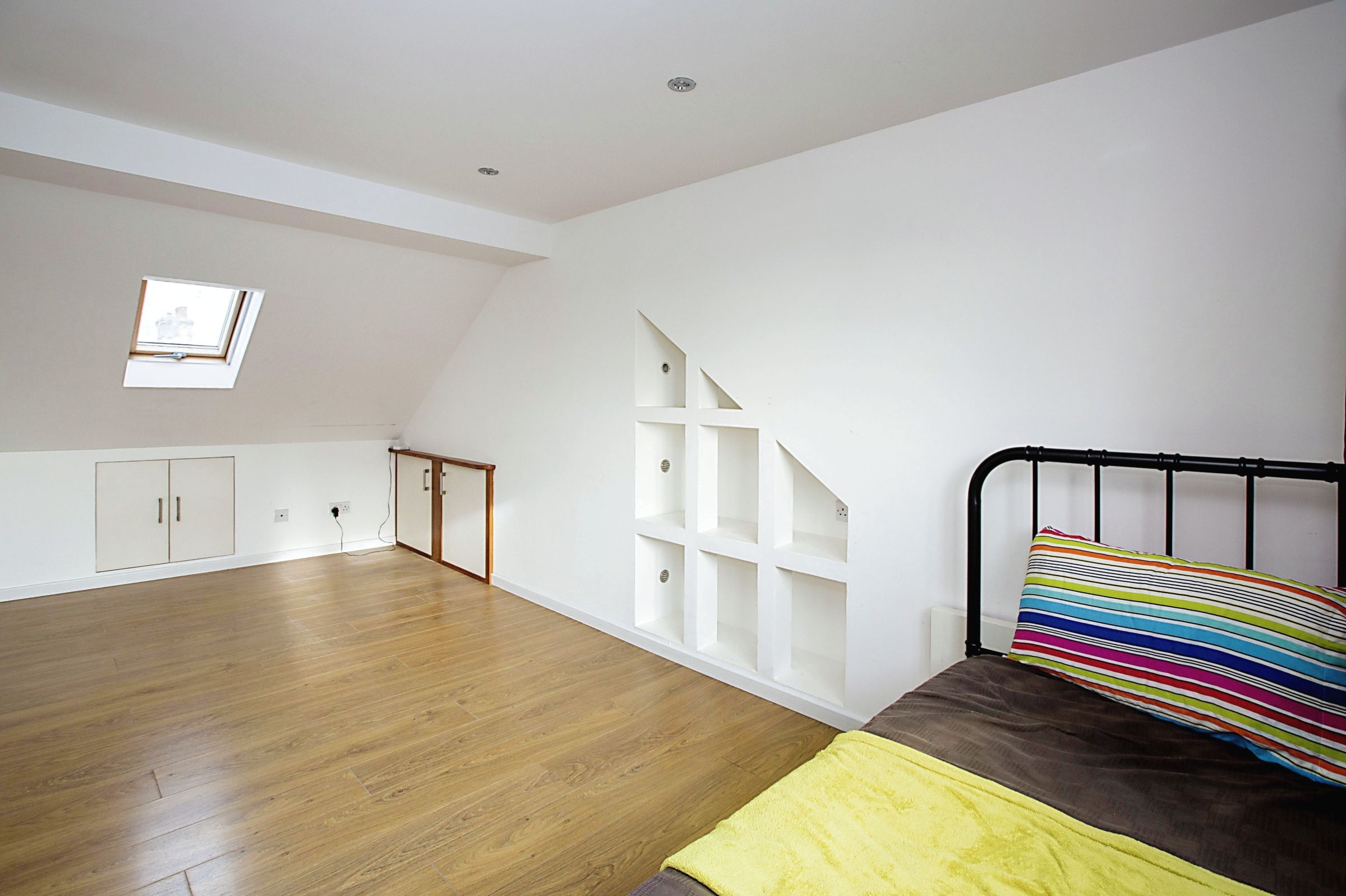 3 bed flat for sale in Wolsey Avenue, East Ham, London E6 Zoopla