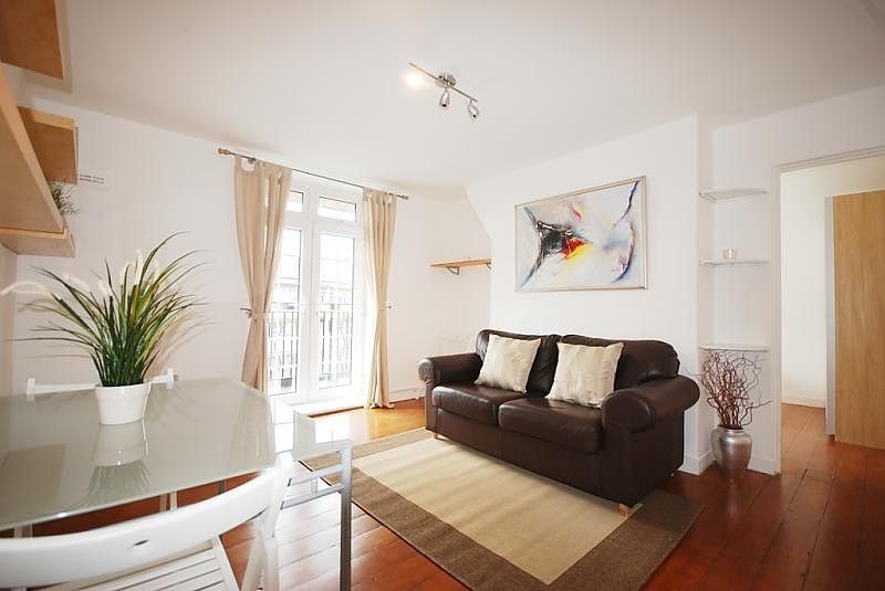 2 bed flat to rent in Vittoria House, Barnsbury Estate, Barnsbury