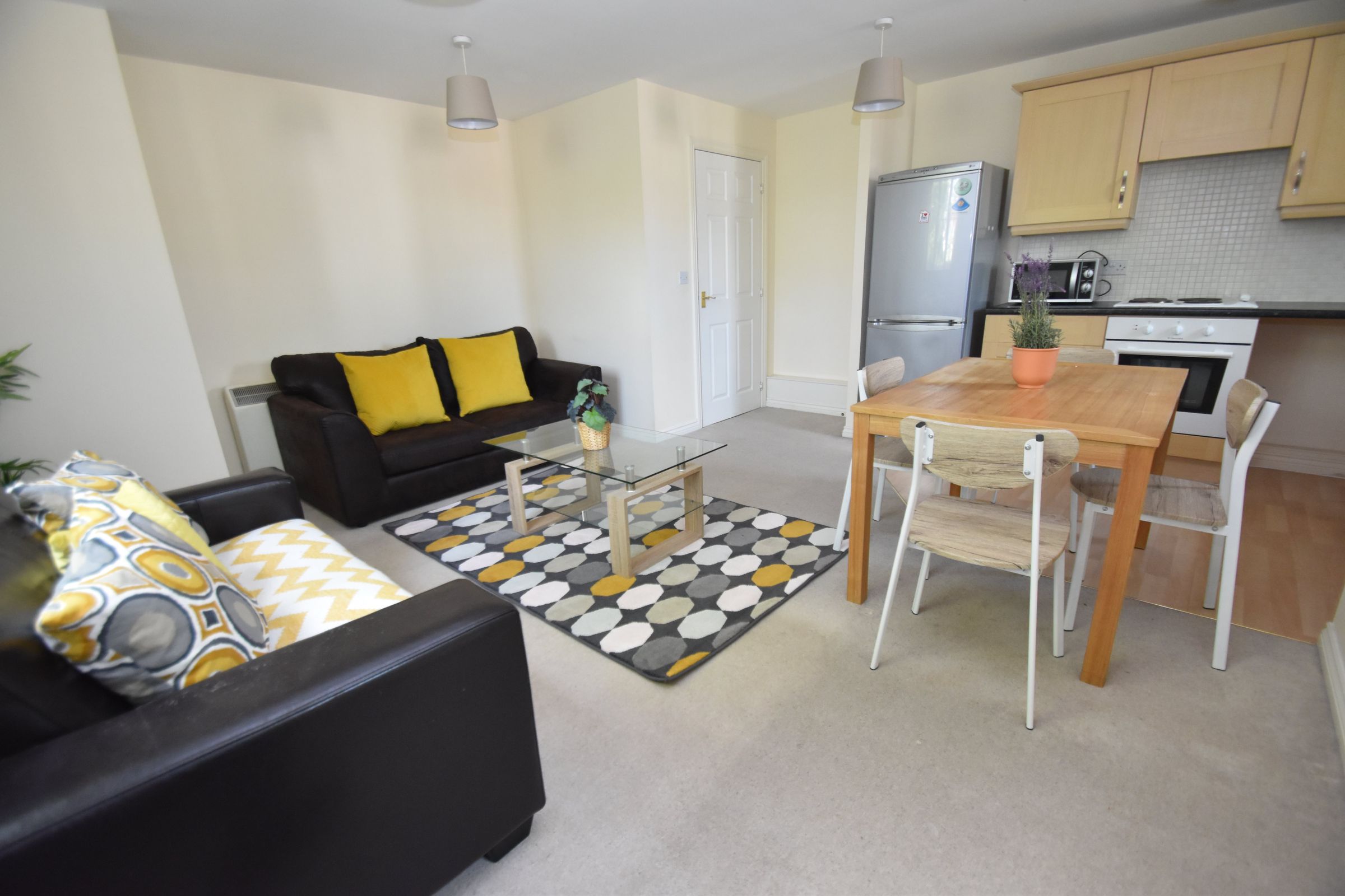2 bed flat to rent in Parklands, Caerphilly Road, Llanishen, Cardiff