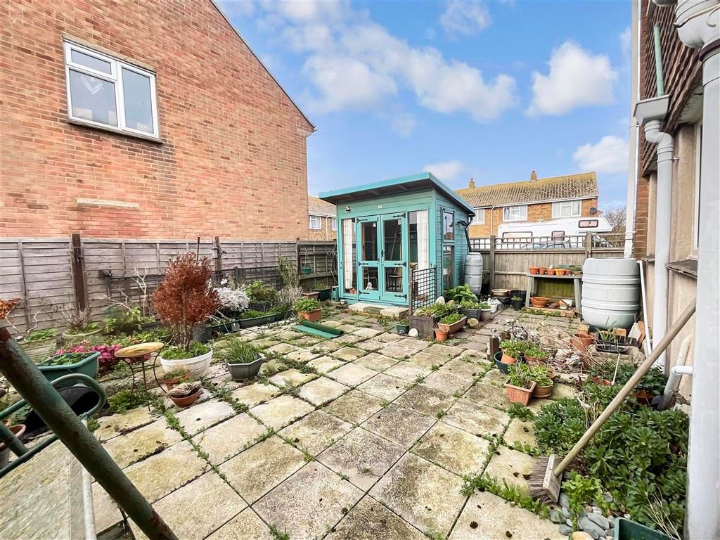 3 bed semidetached house for sale in Dunkirk Close, Dymchurch, Romney